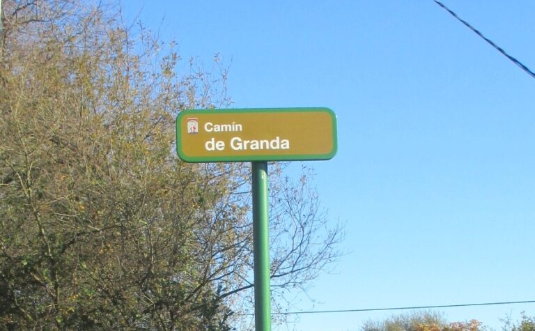 Señalización de los caminos de la zona rural