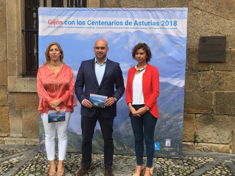 Gijón con los Centenarios de Covadonga